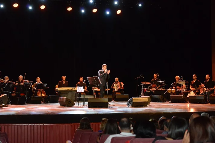 Moeen Shreif at Casino Du Liban