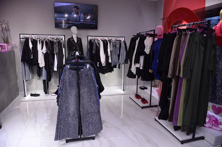 Opening of Quatre Epingles