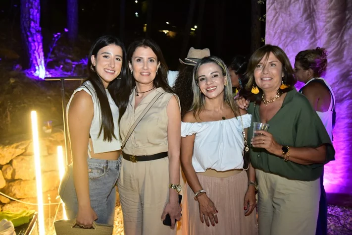 Mañana Al-Nahil Collection at Retro Village