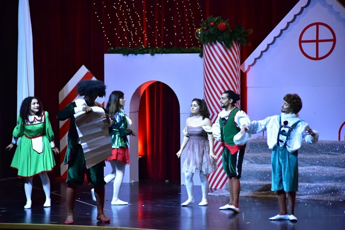 Opening of Santa's Factory at Sagesse Theater