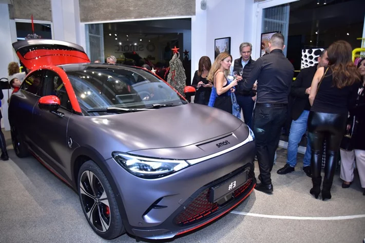 Art for Hope Initiative showcasing the rebirth of the smart All-Electric Compact SUV