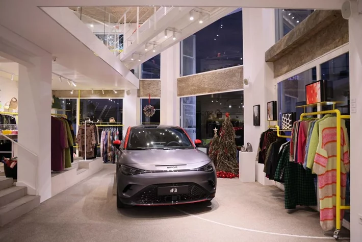 Art for Hope Initiative showcasing the rebirth of the smart All-Electric Compact SUV