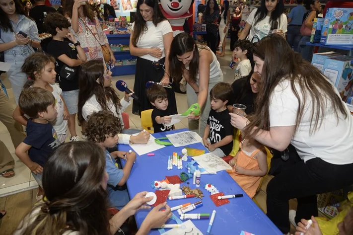 Grand Opening of The Entertainer Toy Shop