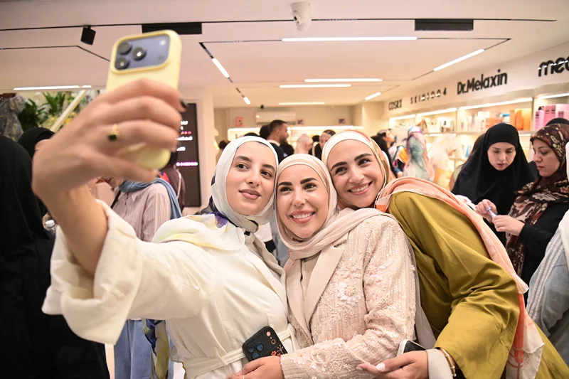 Opening of Sisters Glow